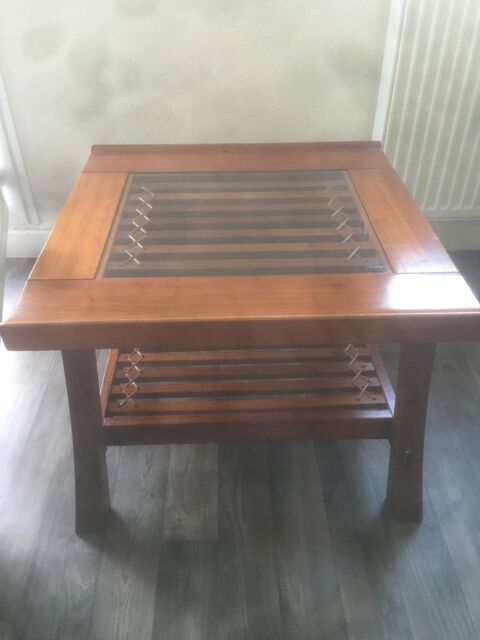 Table basse carré en bois 20 Roussillon (38)