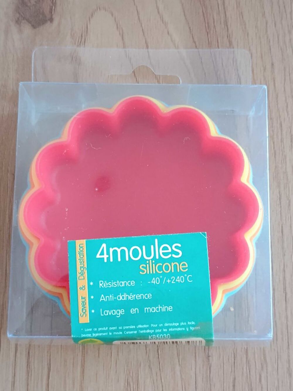4 mini moules en silicone neuf Cuisine