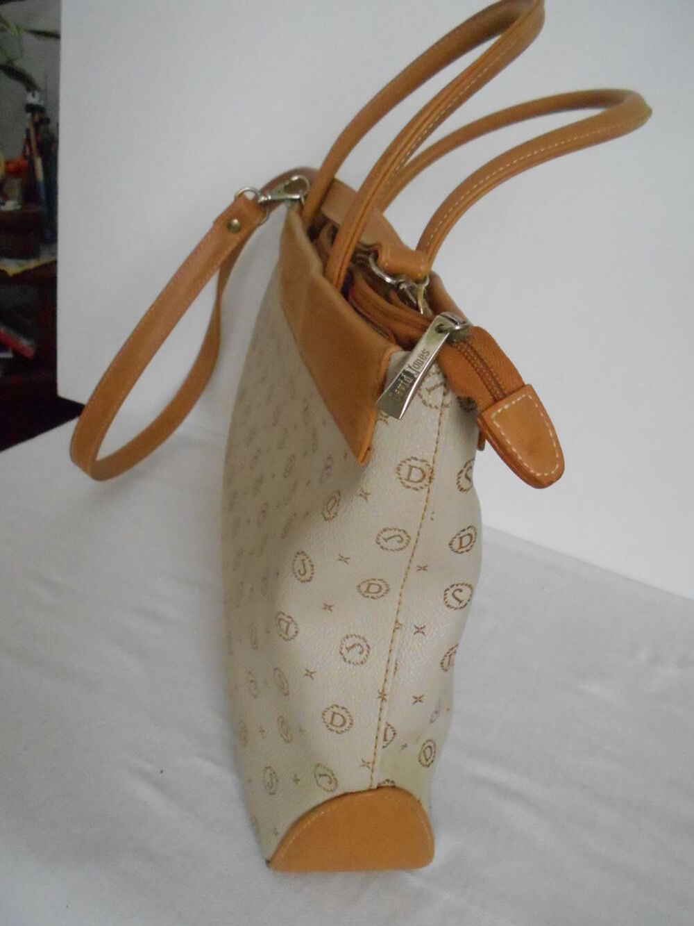 **S41	
Sac &agrave; main	 Maroquinerie