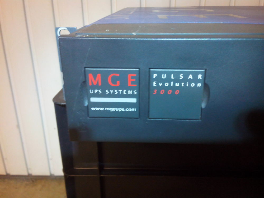 Onduleur rackable MGE Pulsar 3000 (sans batteries) PRO Matériel informatique