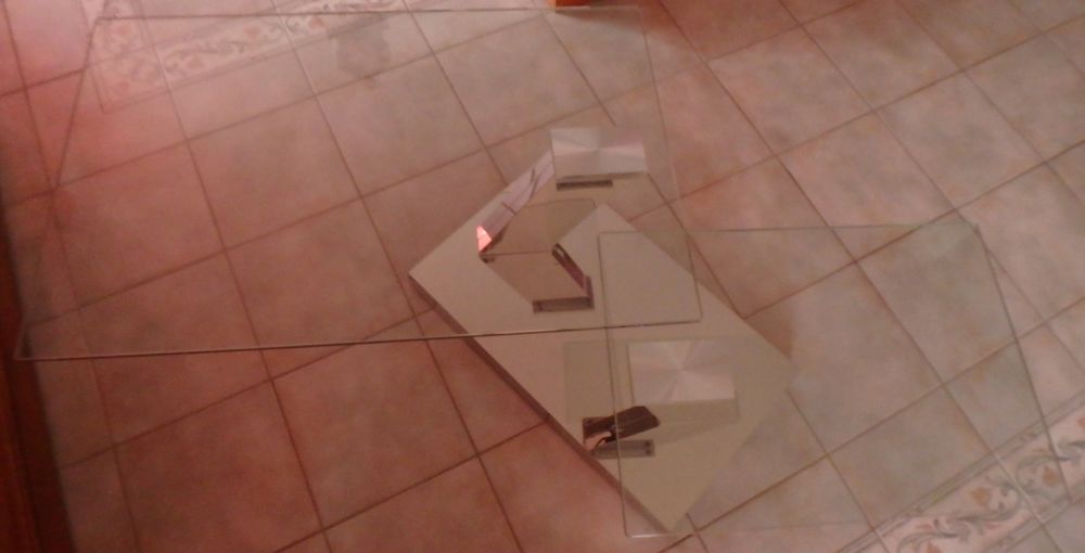 Table basse en verre pied en acier comme neuve Jardin