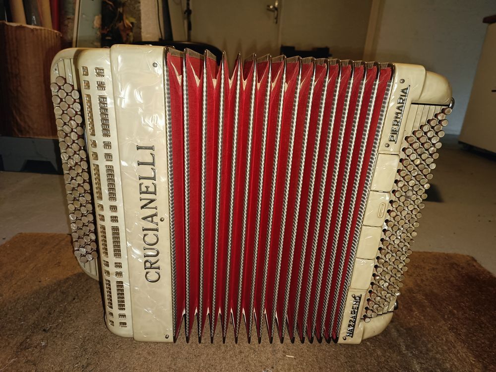 Accord&eacute;on chromatique CRUCIANELLI Instruments de musique