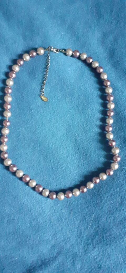 Collier de perles Fleury-les-Aubrais (45)