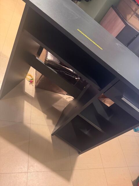 bureau et chaise 30 Guyancourt (78)