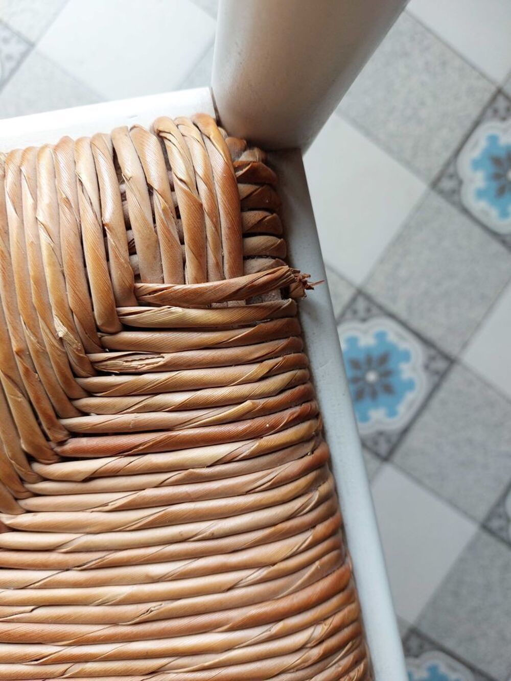 Table de cuisine et ses 2 chaises Meubles