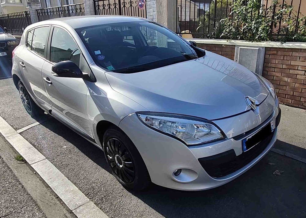 M&eacute;gane III RENAULT MEGANE III 1.6 110 ETHANOL AUTHENTIQUE 2011 occasion 93430 Villetaneuse