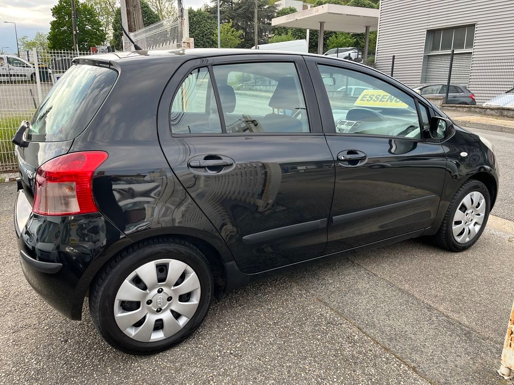Yaris 1.3 - 87 VVT-i Luna 2007 occasion 42700 Firminy
