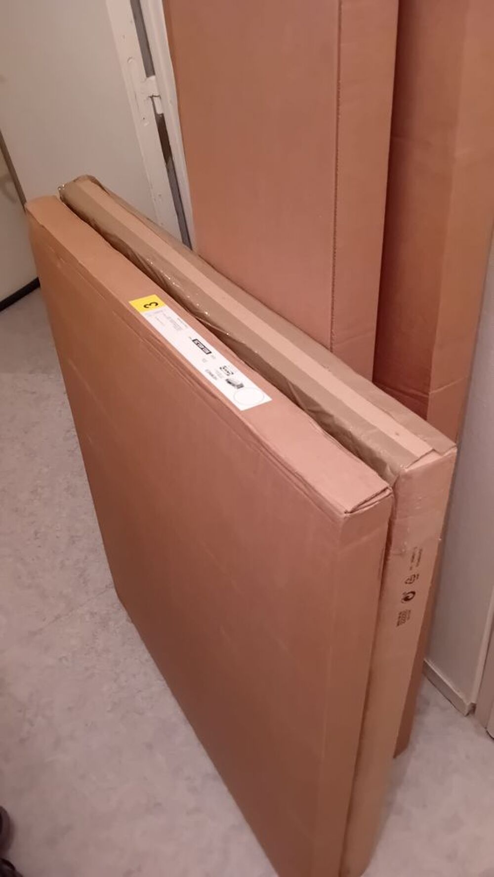 Banquette HEMNES 2 places (encore dans son emballage).
Meubles
