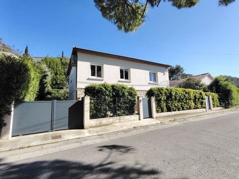   Belle villa 190 m² sur 815 m² secteur résidentiel Villevieille (30250) Villa - 7 pièce(s) - 190 m²