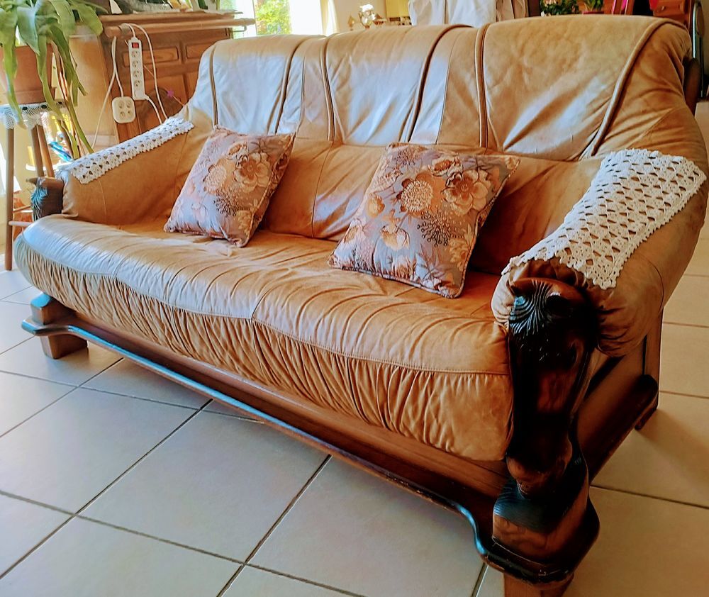 Ensemble canap&eacute; et 2 fauteuils cuir dans ossature bois Meubles