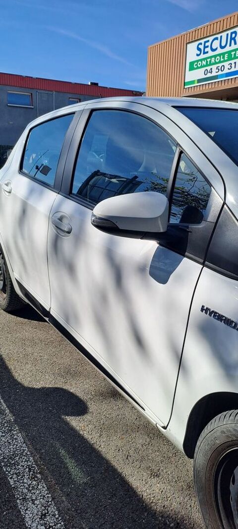 Toyota Yaris Hybride 100h Dynamic 2018 occasion Gaillard 74240