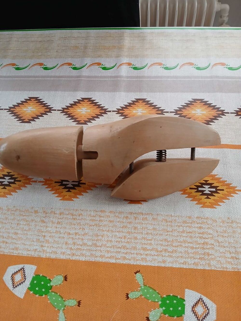 elargiseur &eacute;carteur de chaussures Chaussures