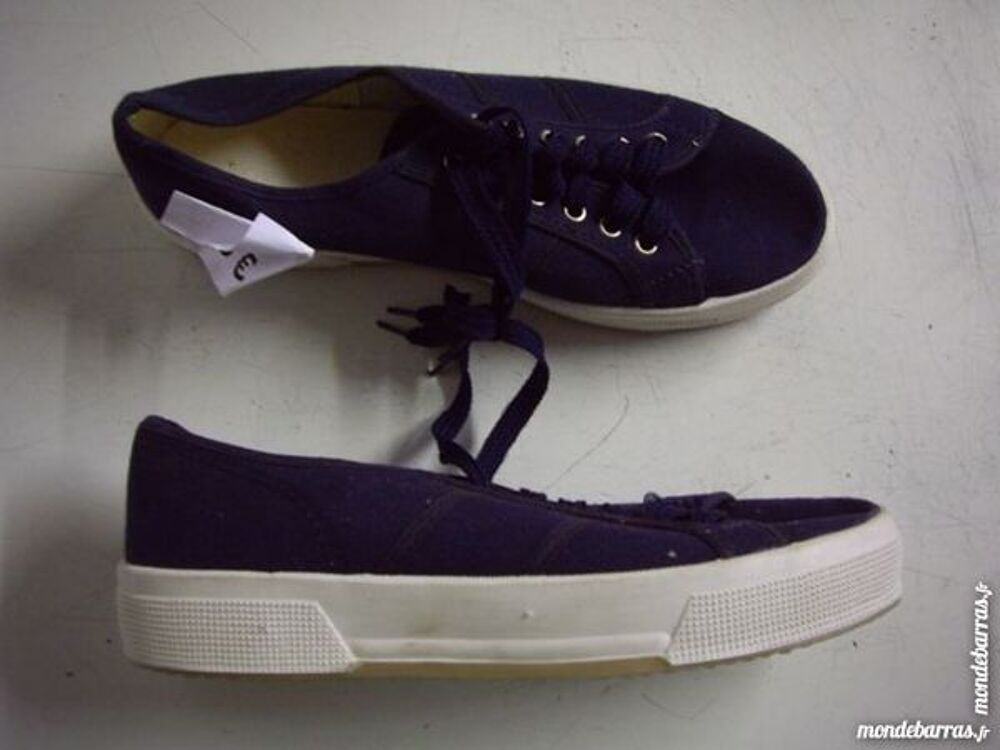 Tennis toile Marine &agrave; lacets pt 40 -neuves- Chaussures