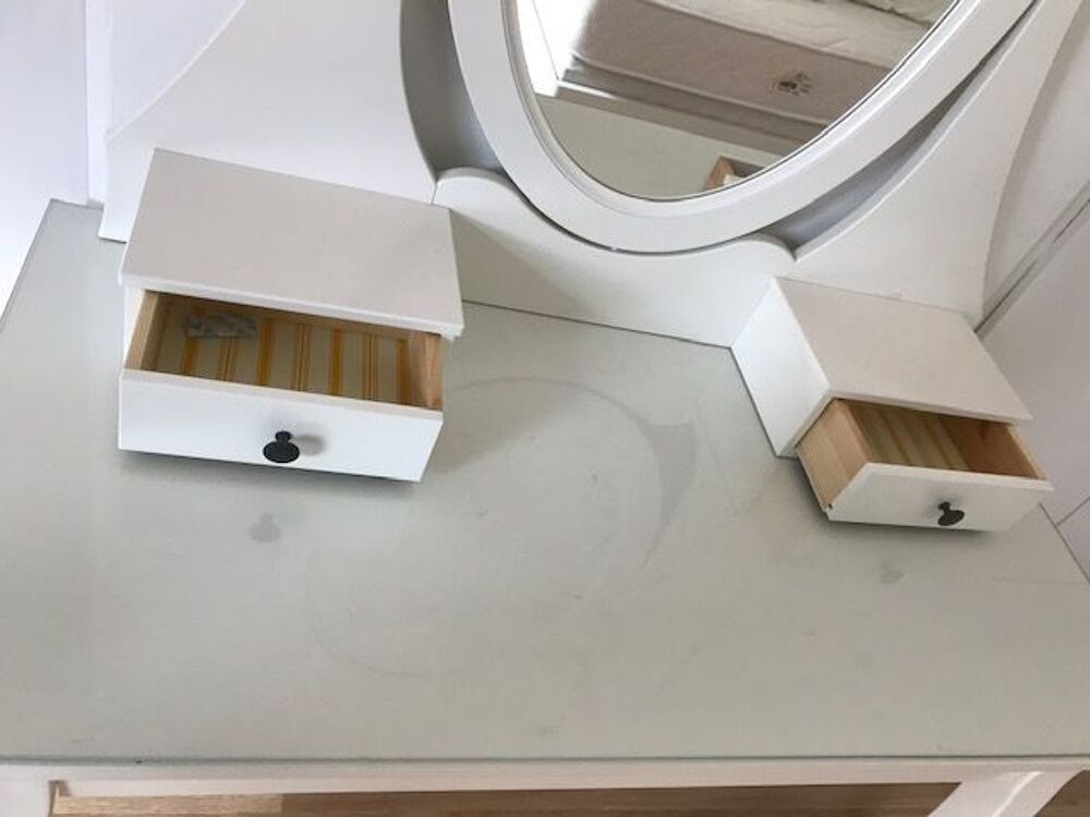 Coiffeuse + chaise Meubles