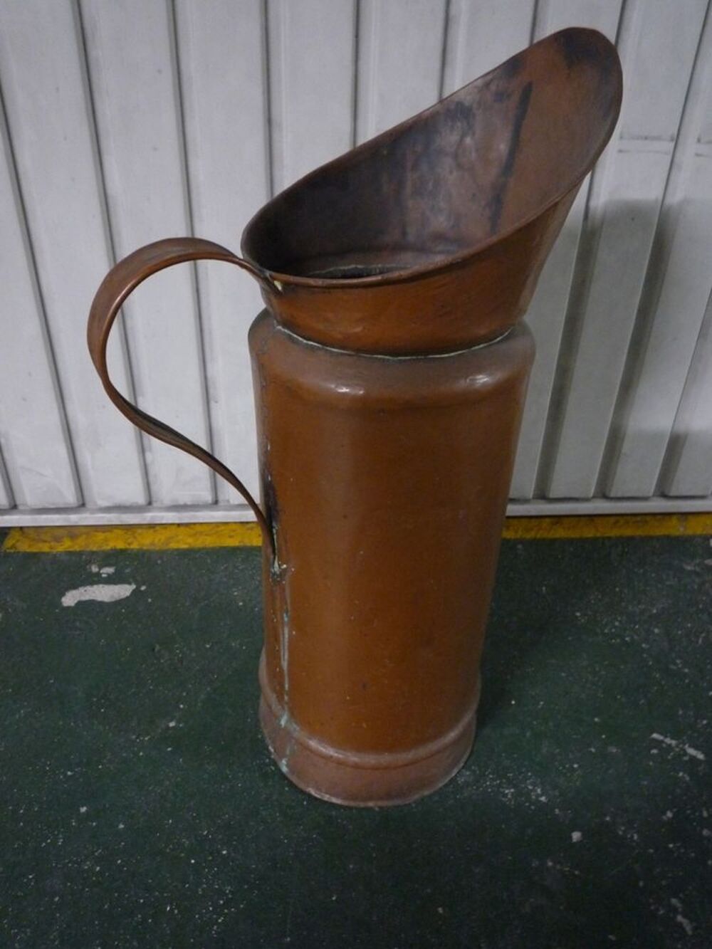 Grand pot en cuivre porte parapluie Décoration