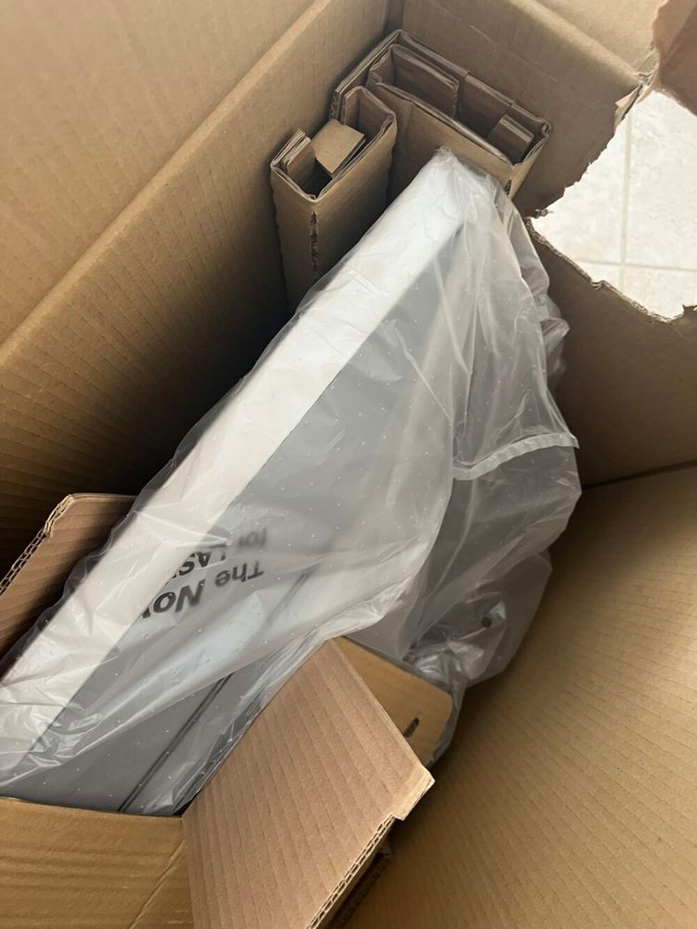 Hotte murale de cuisson AEG inox NEUF dans carton d'origine Electroménager