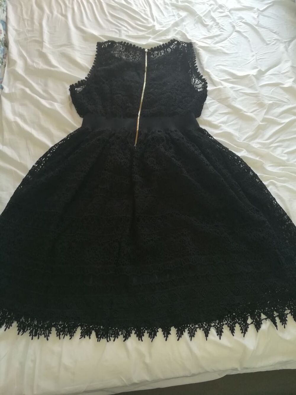 ROBE NOIR DENTELLE KOOKAI T 42 Vêtements