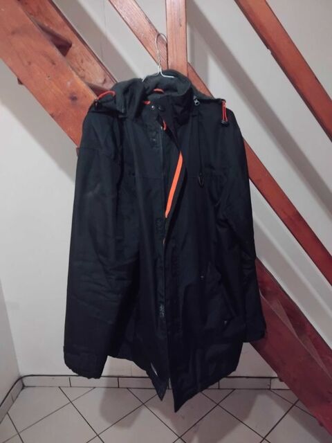 blouson Tex L avec capuche noire Herblay (95)