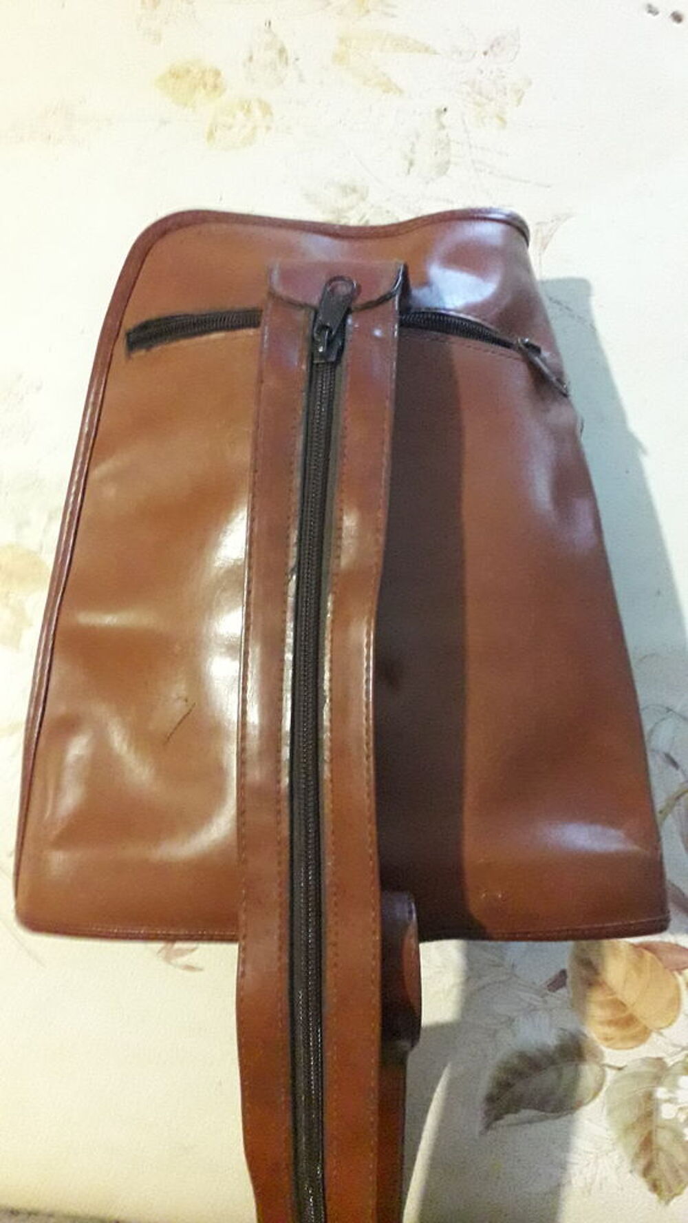 Sac/besace en cuir vintage OKAYSAC 1970. Maroquinerie