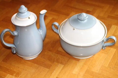 Soupi�re + verseuse � caf� (17) 70 Tours (37)