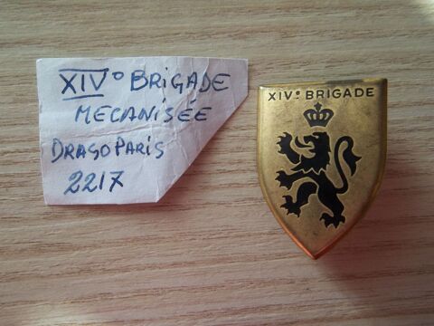 insigne 14° brigade mécanisée (lettres XIV) de fabrication D 5 Valognes (50)