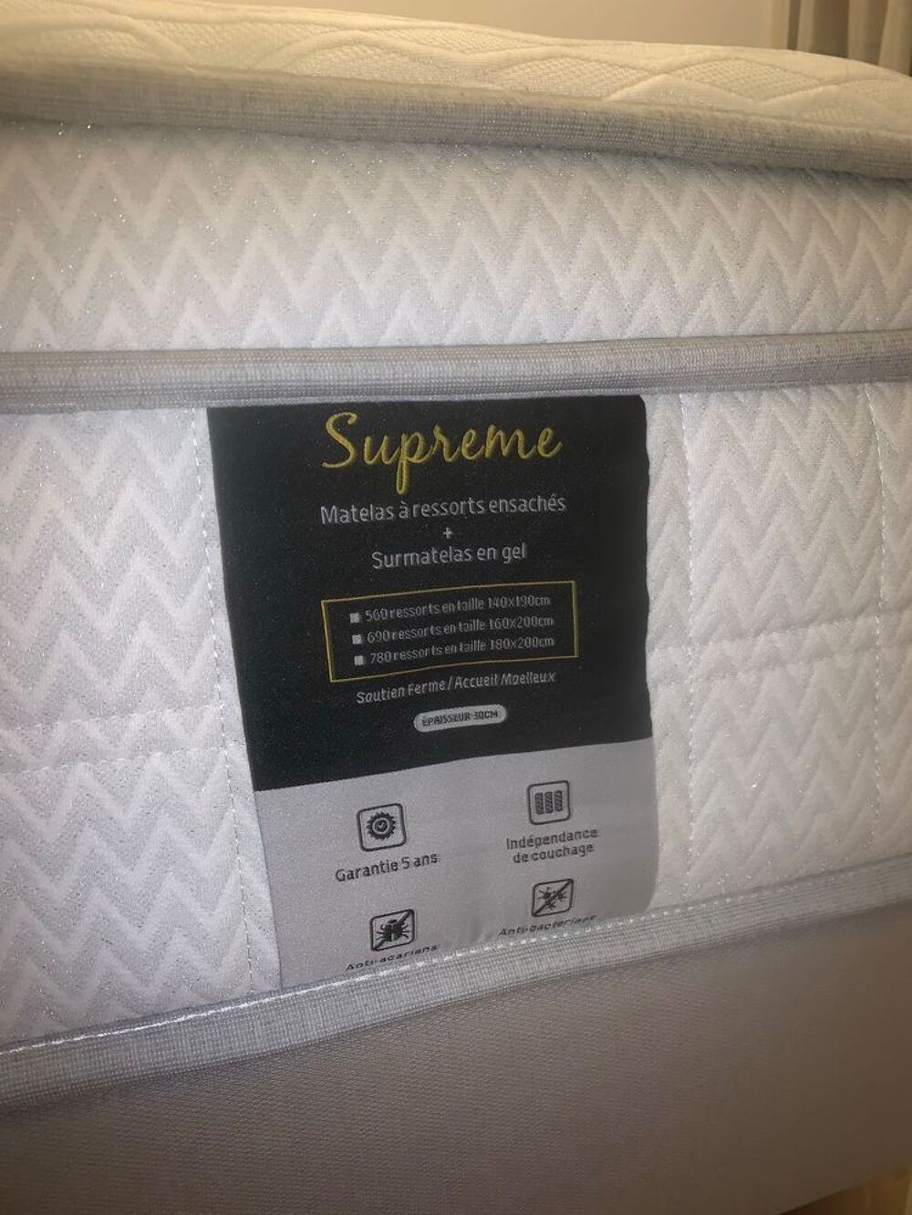 Matelas Queen size 160x200 - Etat neuf Meubles
