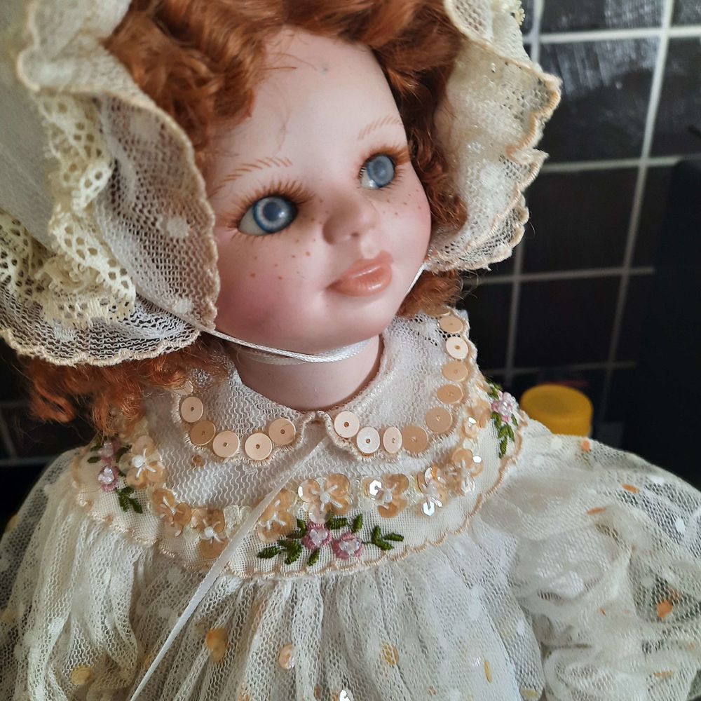 poup&eacute;e Mundia charlotte 