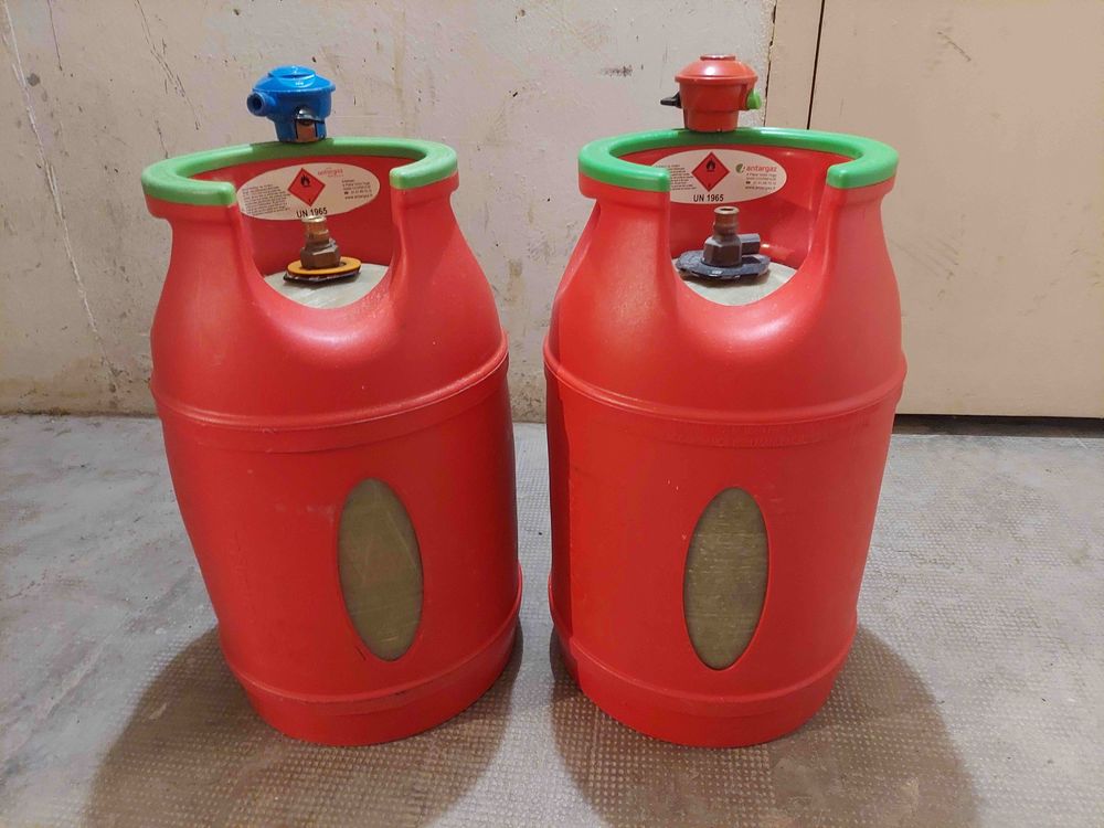 2 RECHARGES BOUTEILLES GAZ AVEC D&Eacute;TENDEURS Cuisine
