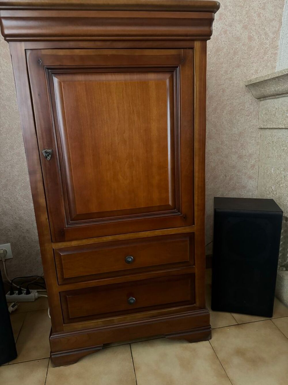 Meuble Hifi &Eacute;l&eacute;gant en Merisier - Tr&egrave;s Bon &Eacute;tat - H1,15 x L0 Meubles