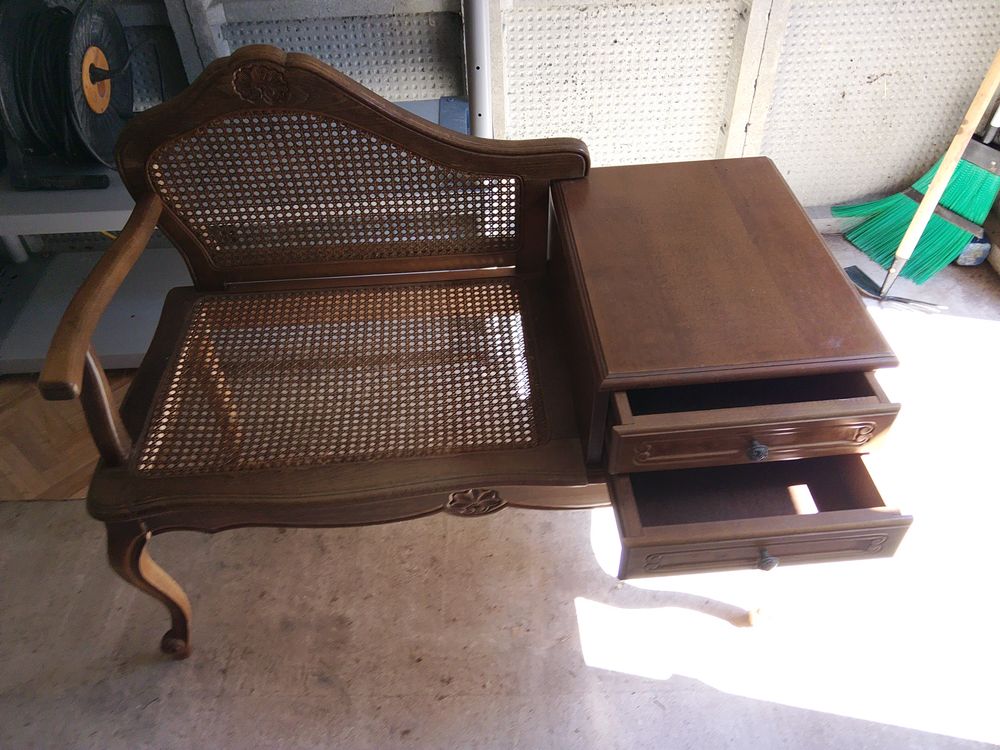 Banc de t&eacute;l&eacute;phone Décoration