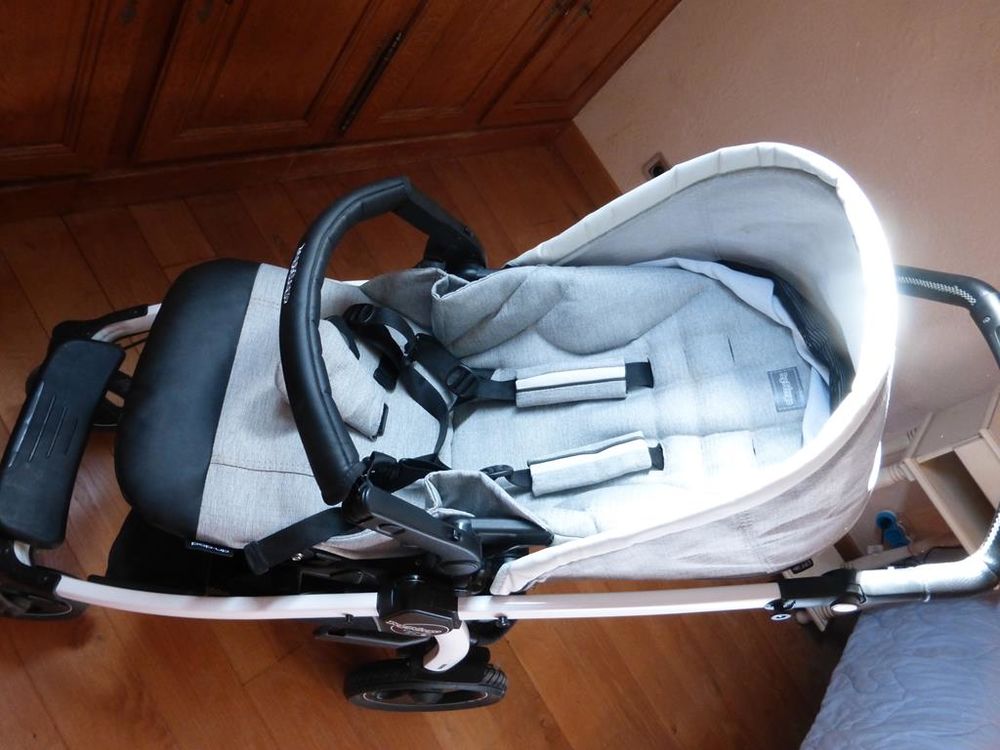 POUSSETTE TRIO (nacelle cosy poussette) PEG PEREGO
Puériculture