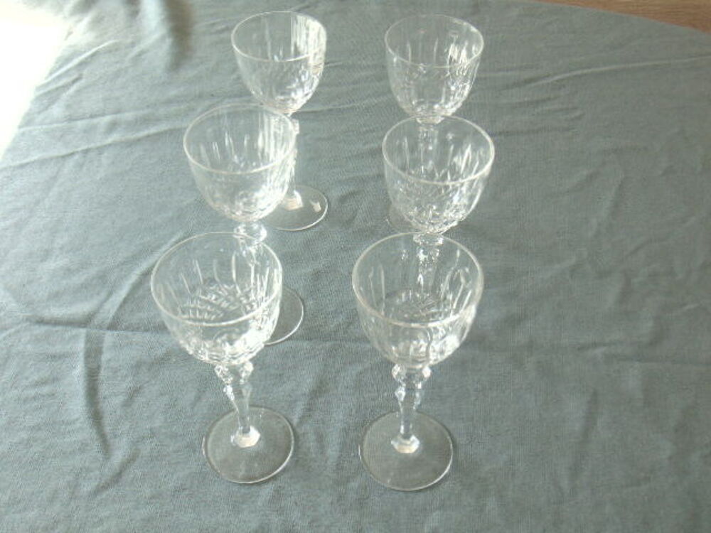 Service de 18 verres en cristal taill&eacute; ? Cristallerie de Lor Cuisine