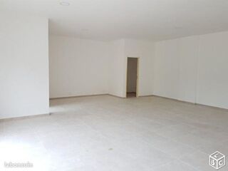 Location Autre Grand local/vitrine dans Golfe de Saint-Tropez La môle