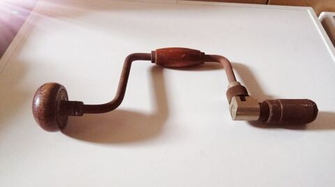 OUTIL ANCIEN VILEBREQUIN 25 Chieulles (57)