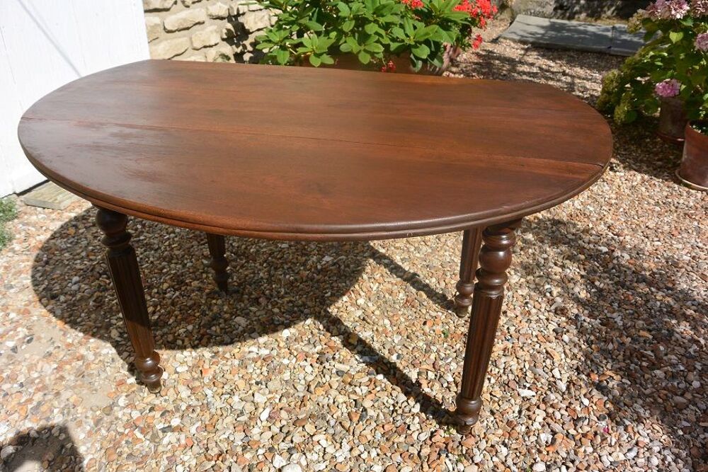 Table ronde en noyer &agrave; abattants Epoque Louis-Philippe XIX Meubles