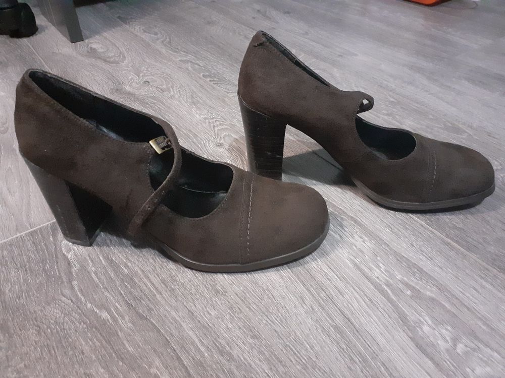 Chaussures/Escarpins &Eacute;l&eacute;gantes &agrave; Talons d'Agn&egrave;s Flo - Neuve Chaussures