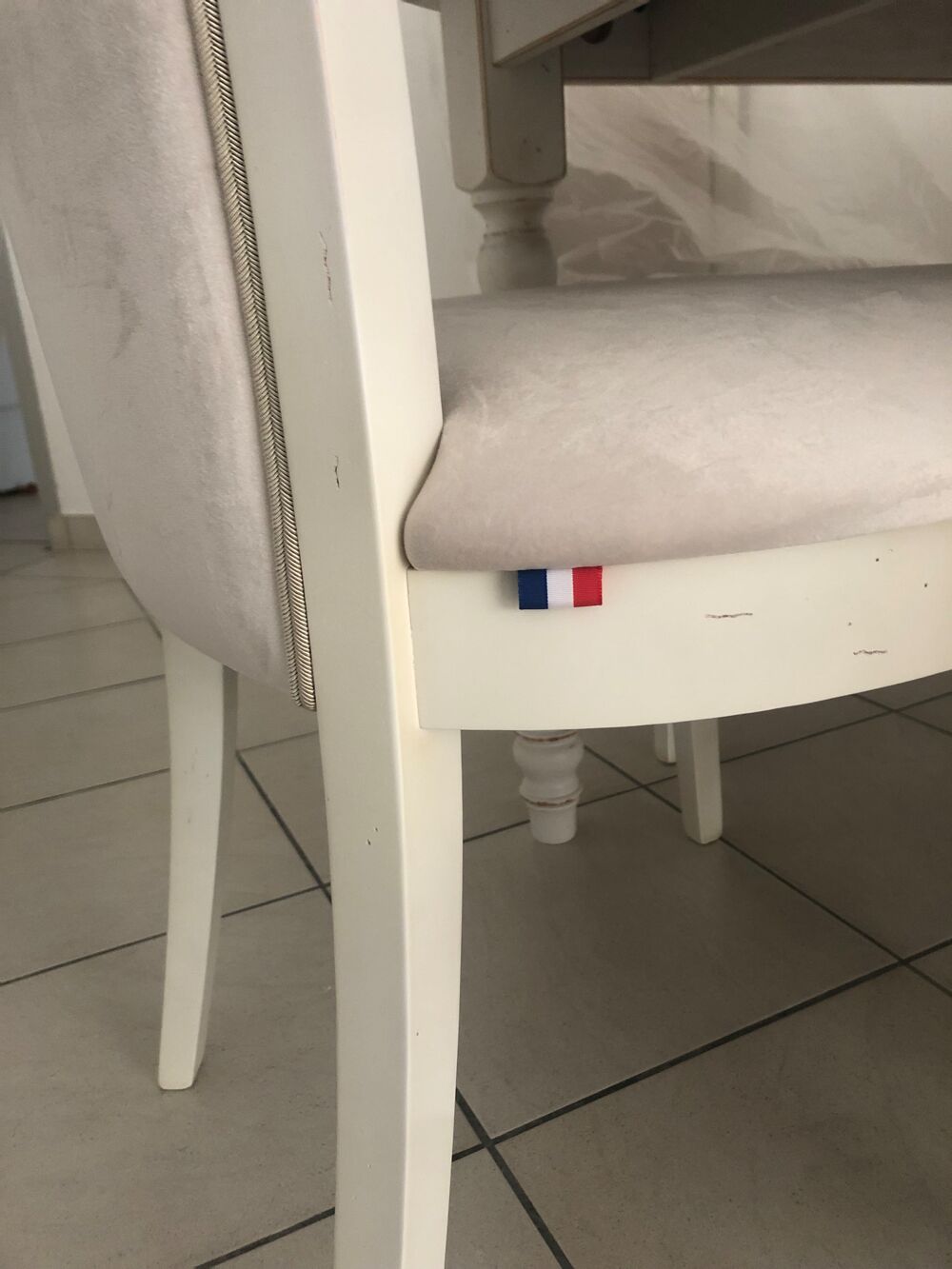 Table &agrave; rallonge et ses chaises Meubles