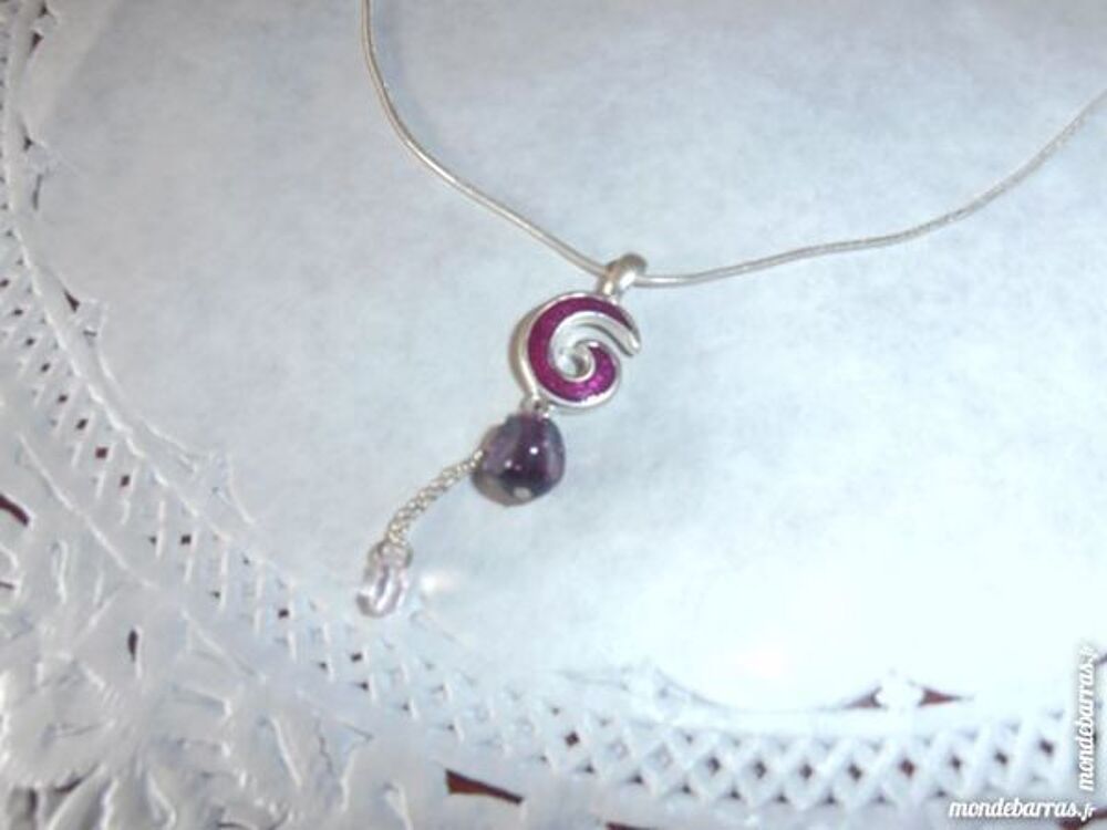 Cha&icirc;ne + pendentif violet (28b) Bijoux et montres