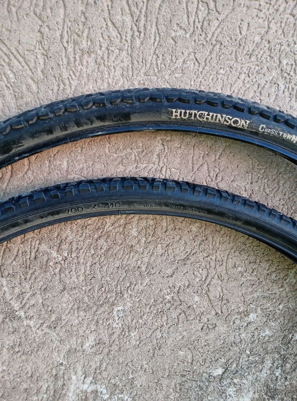 2 pneus Hutchinson 700x41c town cross Vélos