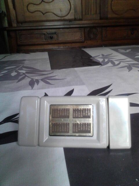 Flacon en porcelaine collection avon 8 Avermes (03)