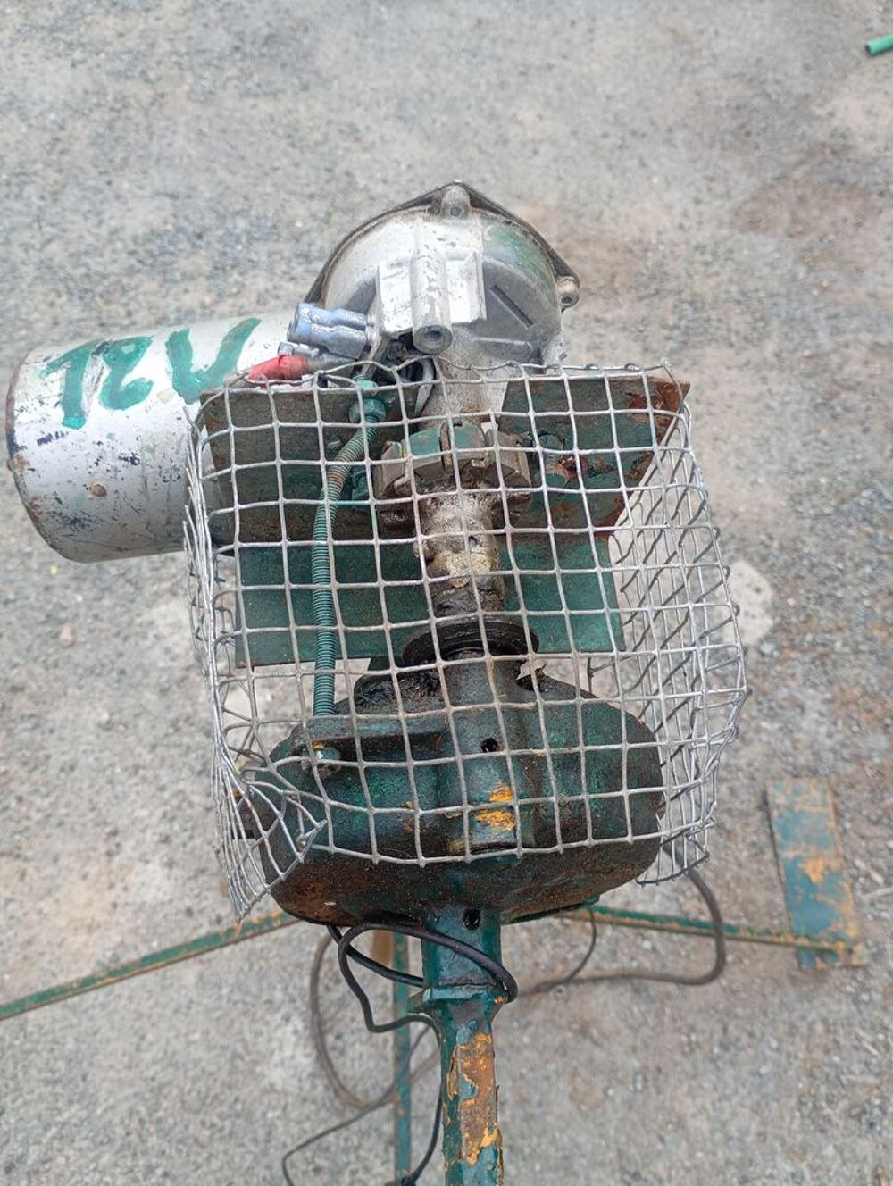 tourneboche 12 volts Bricolage