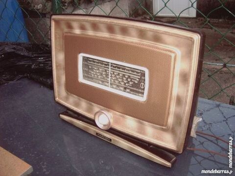 Ancien petit poste de radio à lampe 100 Saran (45)