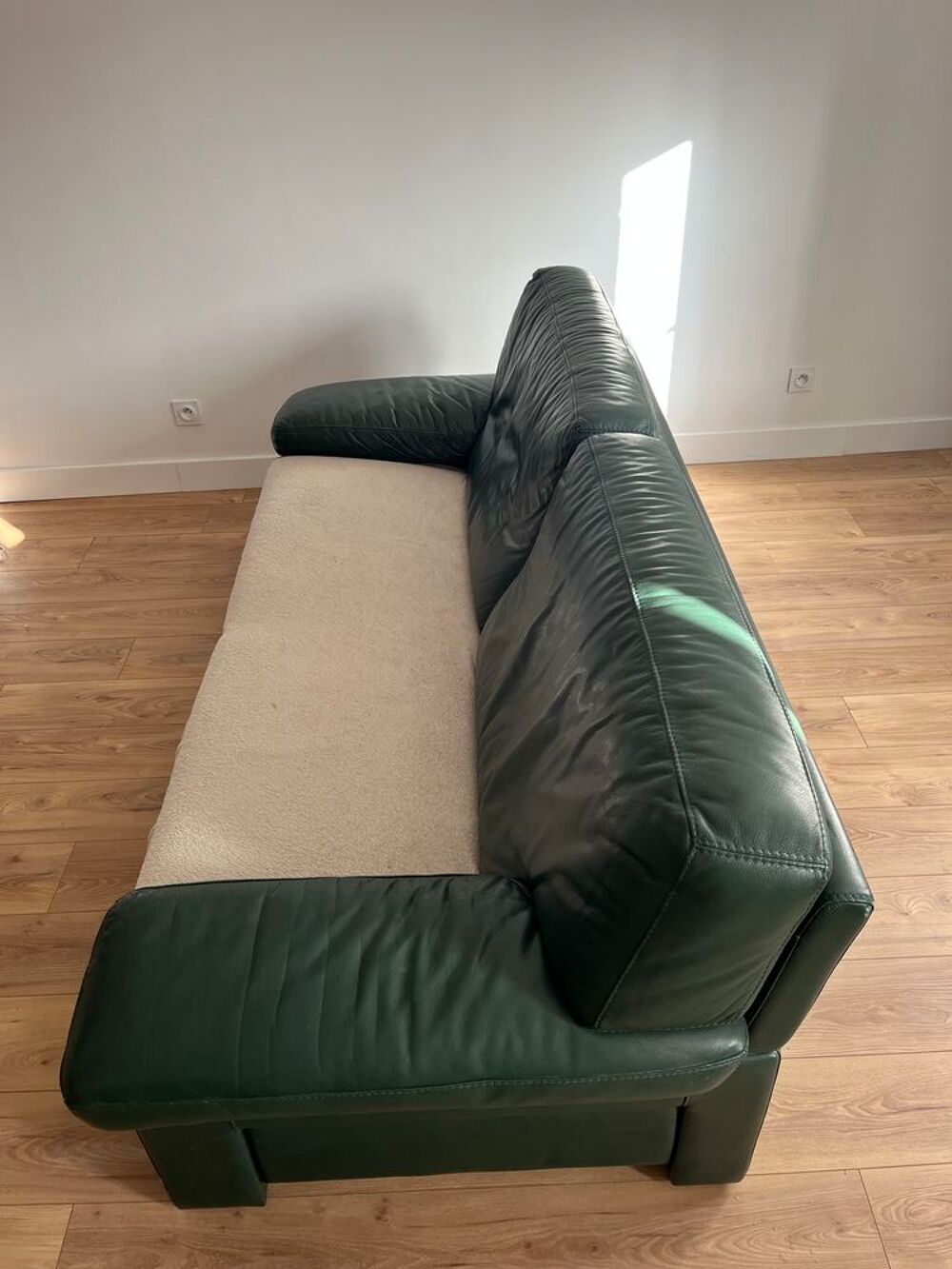 Canap&eacute; en cuir bon &eacute;tat 220 cm Meubles
