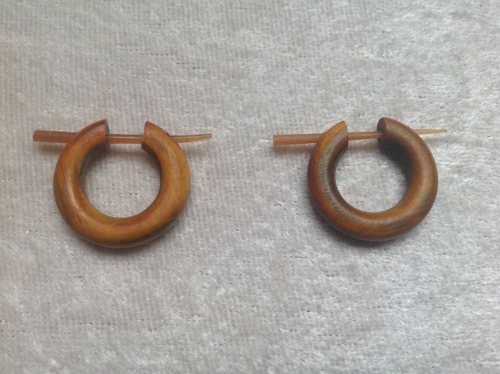 BOUCLES ANNEAUX ETHNIQUE TRIBAL EN CORNE
Bijoux et montres