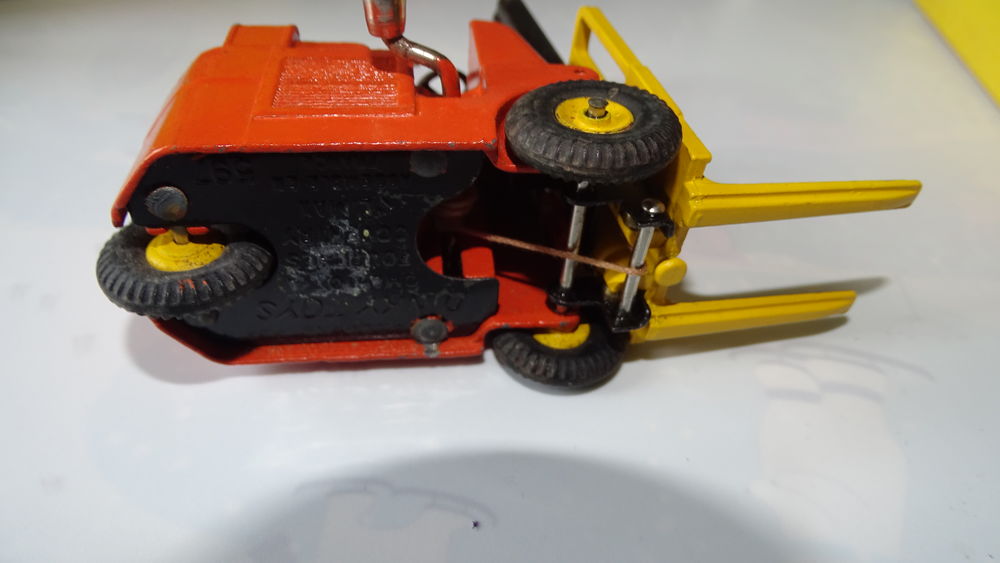 
V 52 DINKY TOYS
CHARIOT A FOURCHE 
Coventry Climax
Jeux / jouets