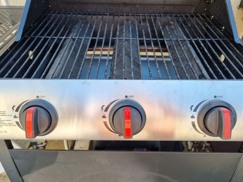Barbecue gaz &agrave; 3 br&ucirc;leurs Electroménager