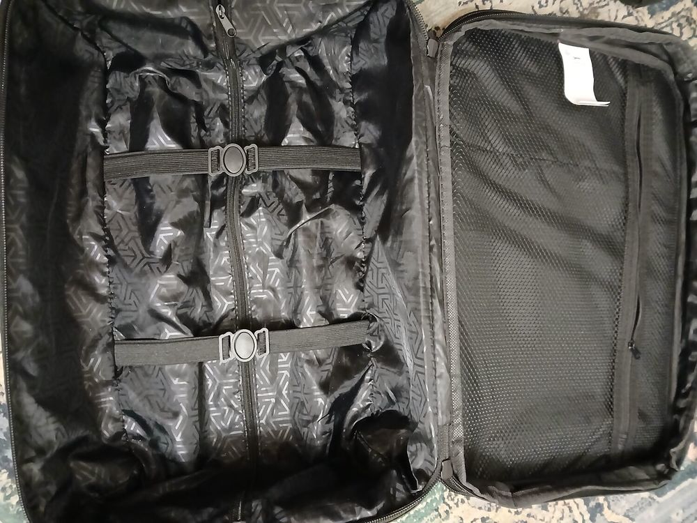 Valise de cabine 47x 31x 22 quasi-neuf Maroquinerie