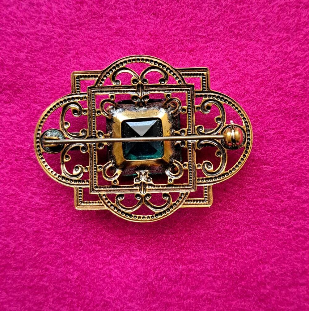 Broche fantaisie Bijoux et montres