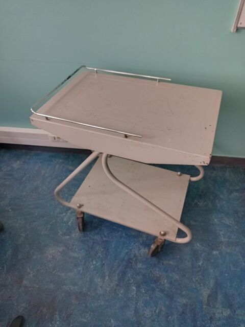 Desserte servante m�tallique industriel ann�e 70 200 Barentin (76)