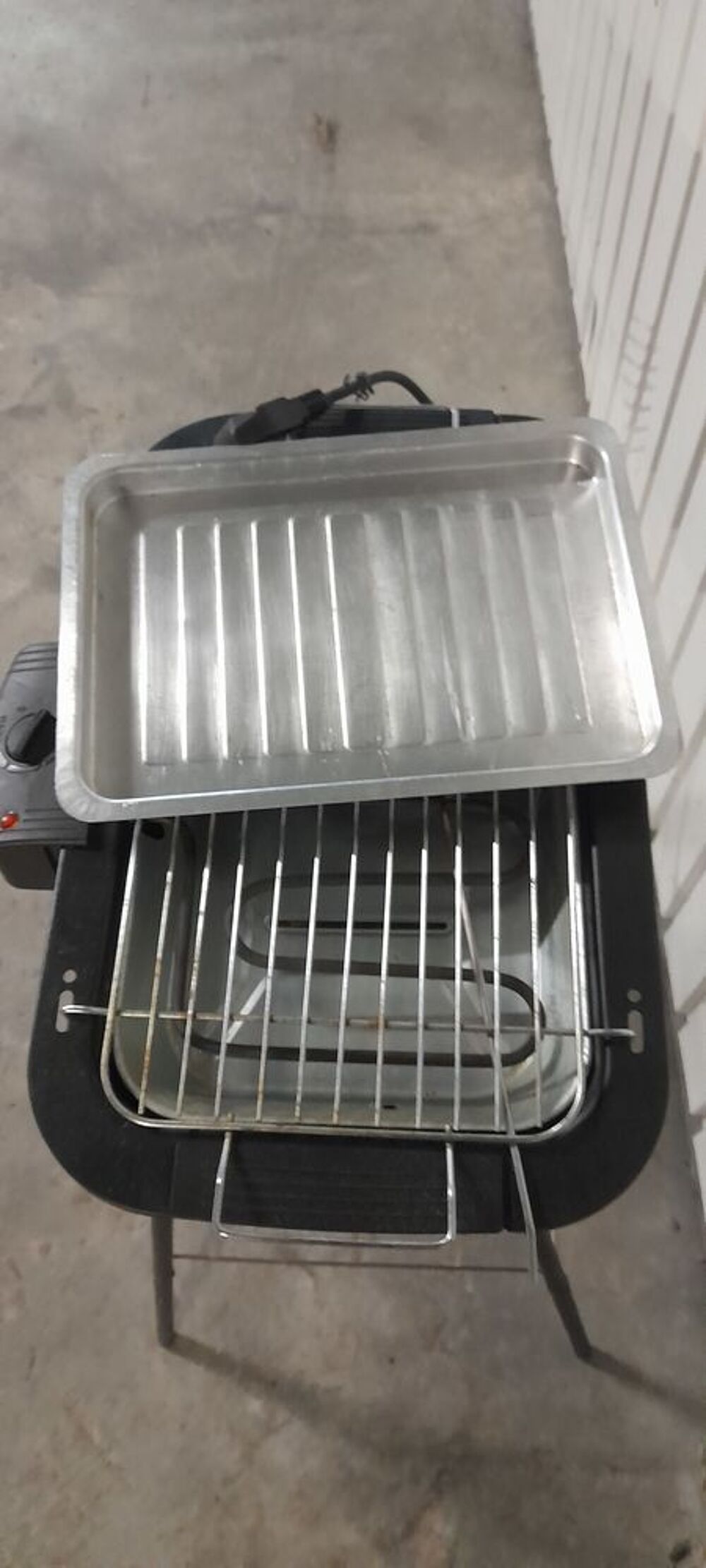 Barbecue &eacute;lectrique sur pieds Jardin